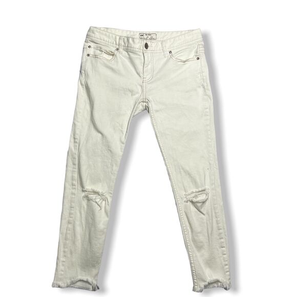 Free People SIZE 28 x 25 Distressed Crop Jeans White Straight Fray Hem Knee - Picture 1 of 10